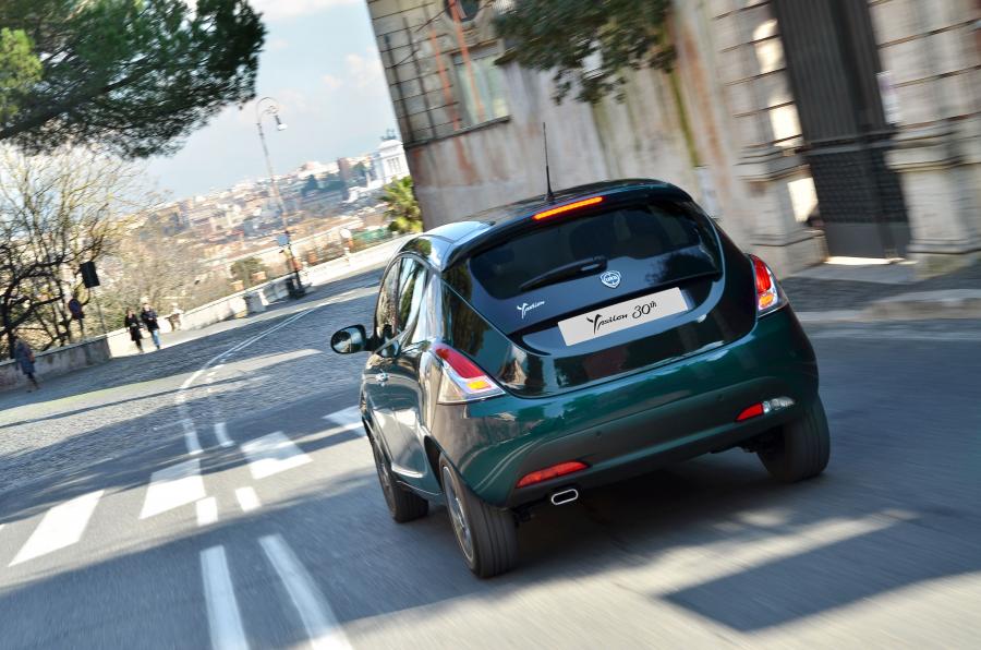  Lancia Ypsilon 30th Anniversary (846) 2015 года  (фото 14 из 22)